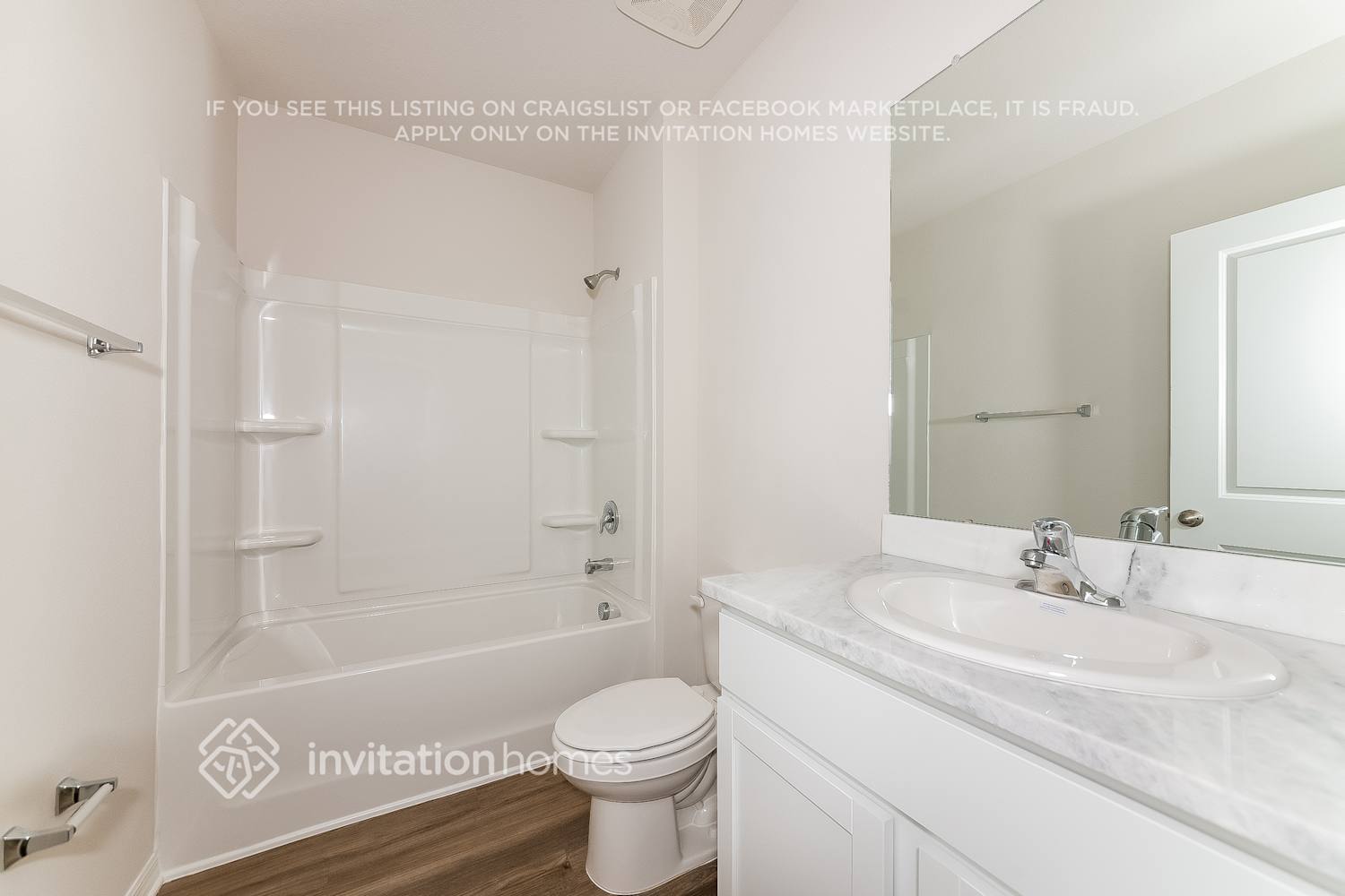 Building Photo - 8021 Majestic Palms Ct