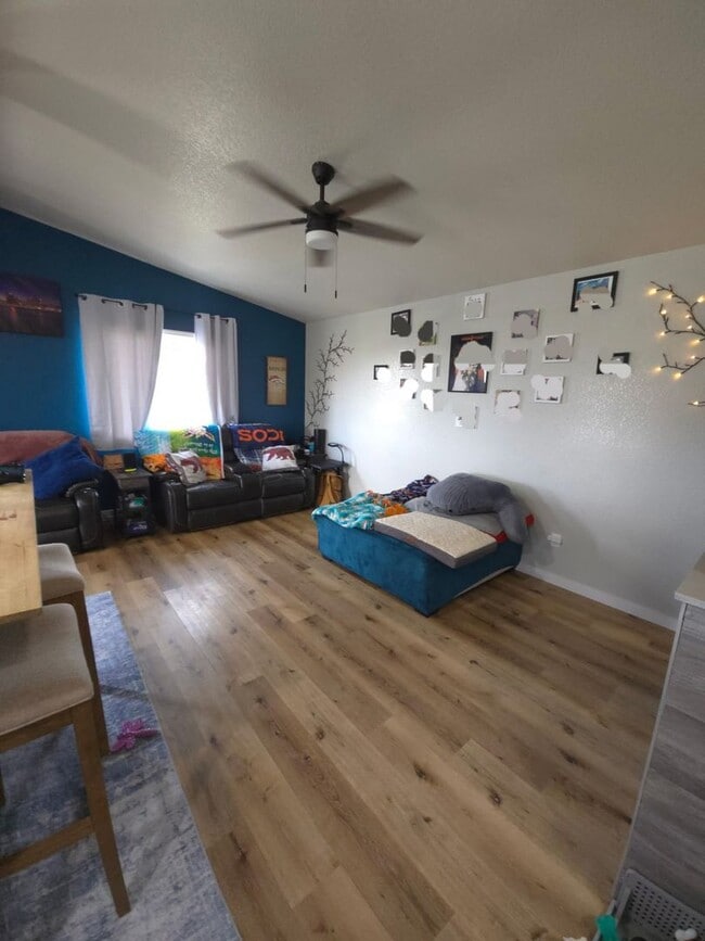 Building Photo - 4 Bedroom 3 Bath Home for Rent