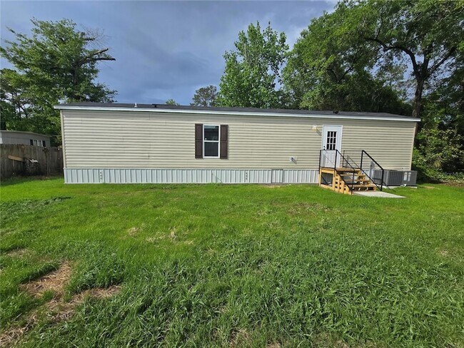 Building Photo - 24048 Ermine Rd