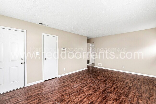 Building Photo - 5563 E 34th St