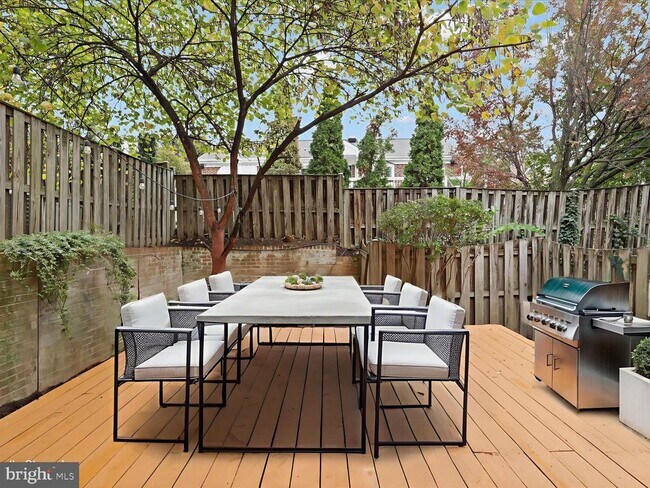 Building Photo - 3001 Federal Hill Dr