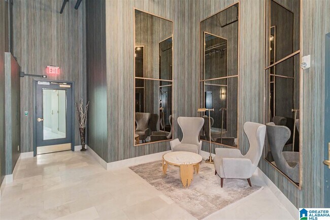 Building Photo - 300 20th St N