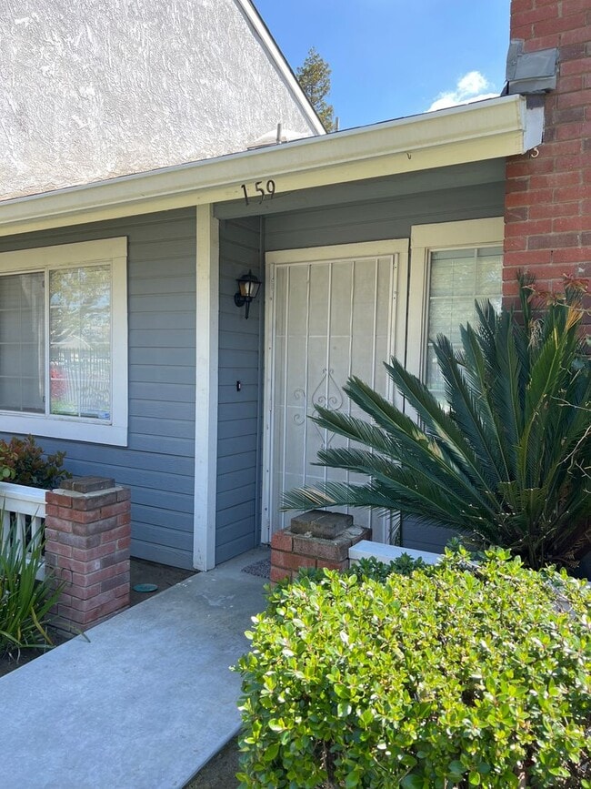 Building Photo - SOUTHWEST BAKERSFIELD **SINGLE STORY**