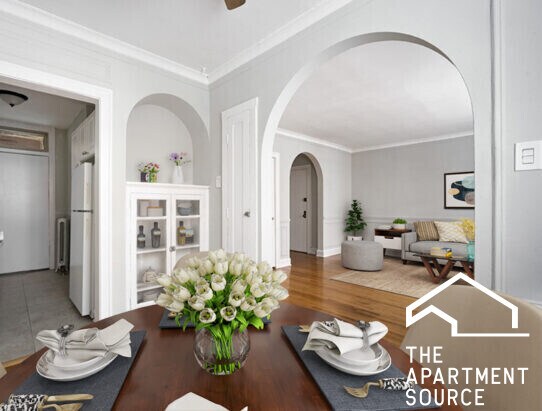 Building Photo - 542 W Surf St