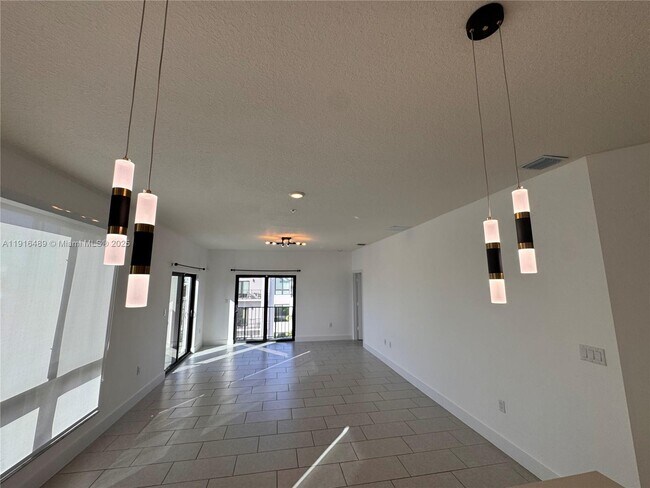 Building Photo - 8167 NW 41st St