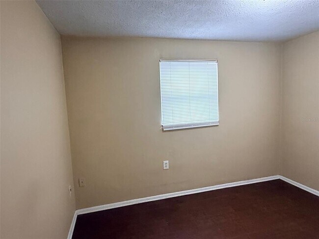 Building Photo - 10038 Kingswood Ln