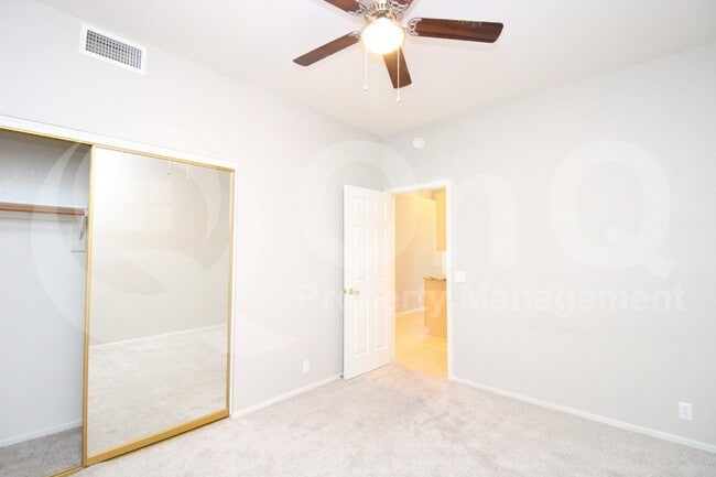 Building Photo - 5997 W Aurora Dr