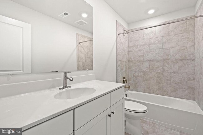 Building Photo - 7736 Meander Ct S