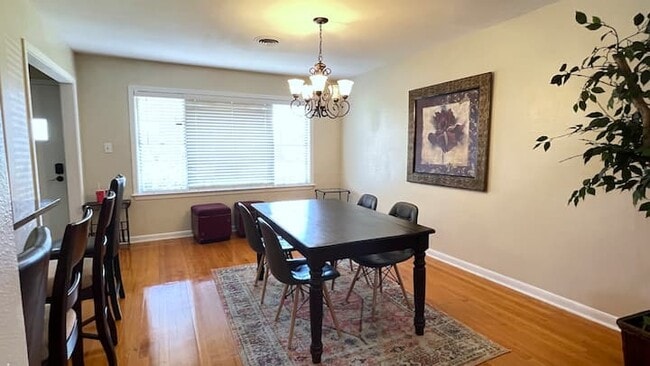 Building Photo - 7951 Pecan Villas Dr