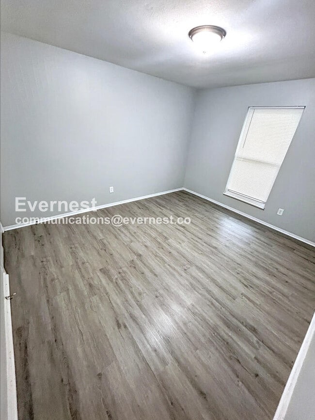 Building Photo - 12465 Shoreside Dr