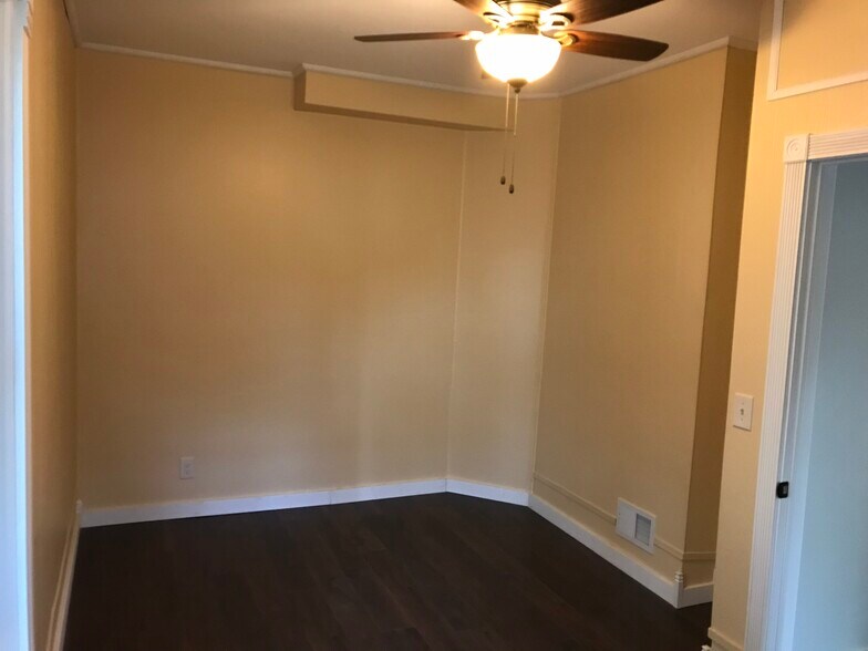 Building Photo - 1413 N Broad St