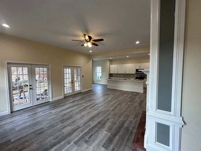 Building Photo - 1213 Kiefer Creek Rd