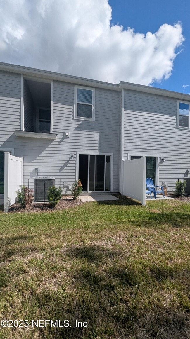 Building Photo - 577 Holly Lks Dr