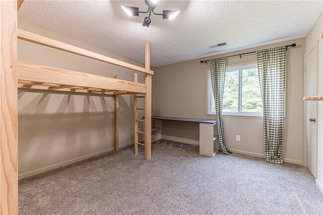 Building Photo - 3873 Princess Ct