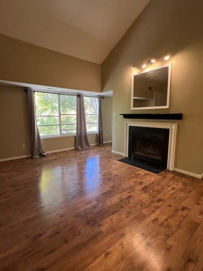 Building Photo - CONDO WITH LOFT IN GAITHERSBURG