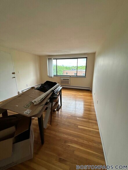 Building Photo - 20 Riverside St