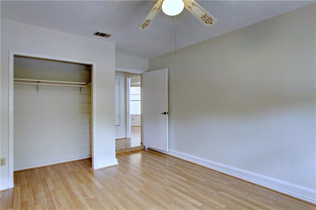 Building Photo - 5910 Jacob Glen