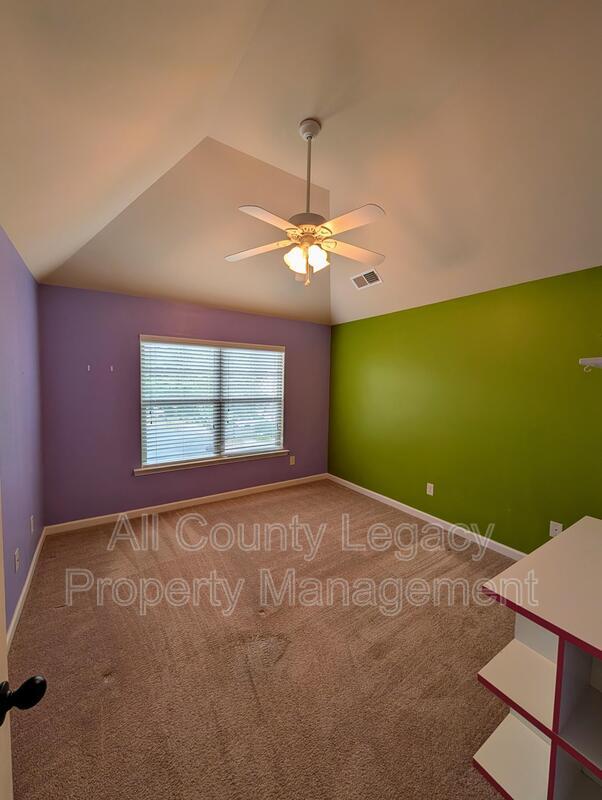 Building Photo - 2591 Foxy Dr
