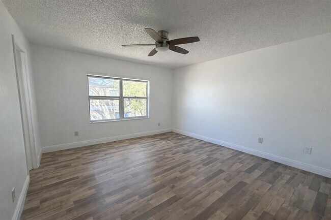 Building Photo - 2428 Summerfield Pl