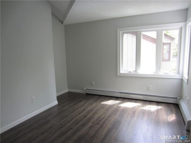 Building Photo - 8 Staunton Ct