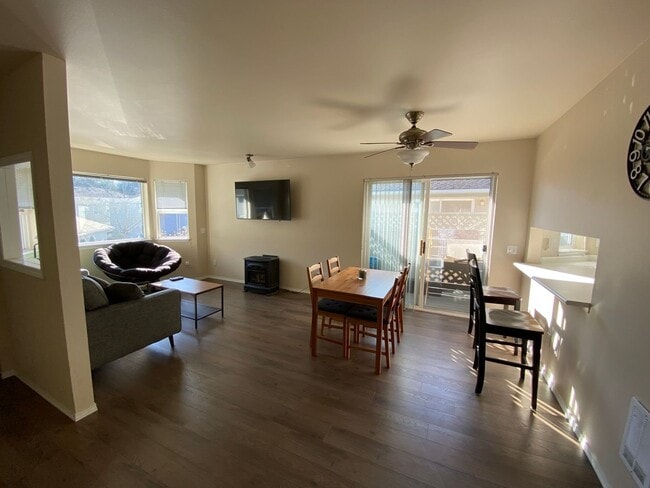 Building Photo - 3378 Northwest Ave