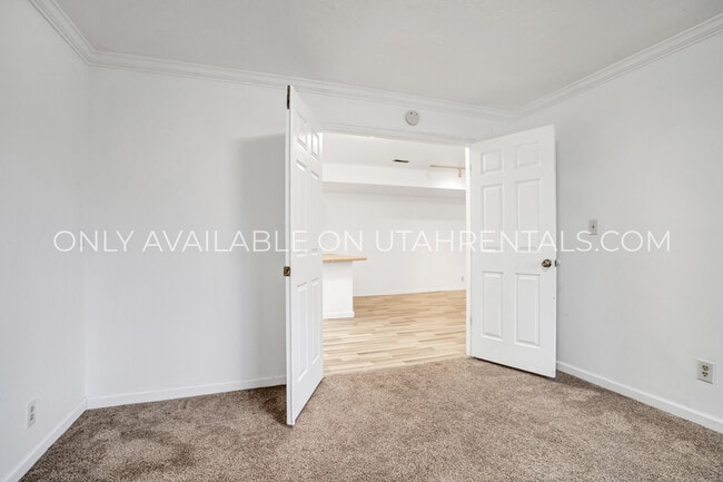 Building Photo - 1639 Woodland Dr