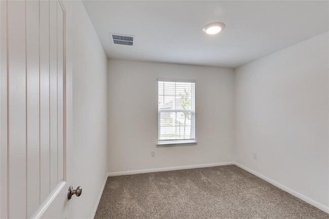 Building Photo - 2921 Owl Head Dr