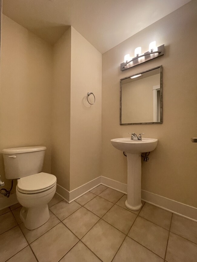 Building Photo - 834 N 145th Ln