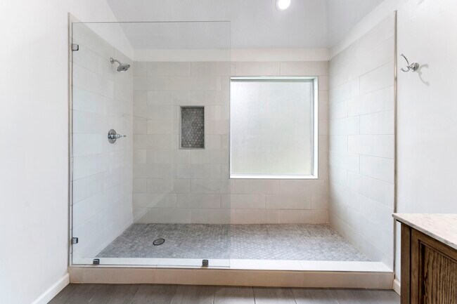 Building Photo - 54 Legend Mill Ct