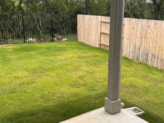 Building Photo - 528 Tubman Dr