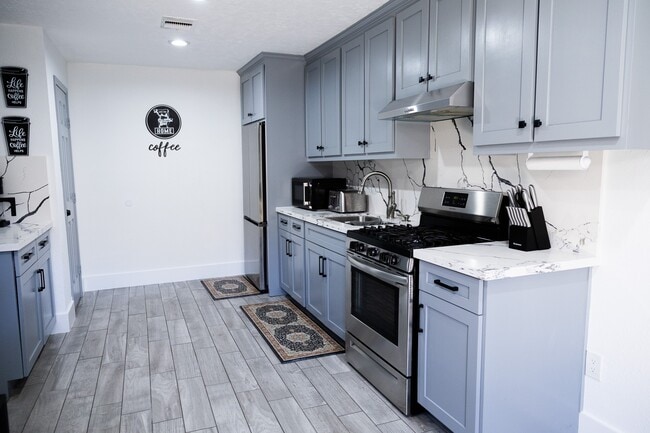 Building Photo - 10463 Alcott Dr