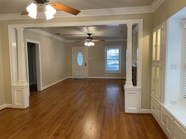 Living Room - 1500 Preston Ave