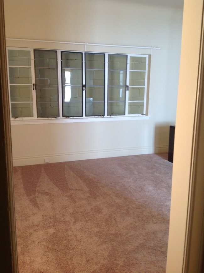 Building Photo - 2524 J St