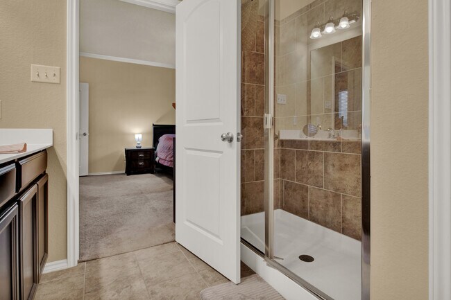 Master Bath - 9020 Misty Pine Dr