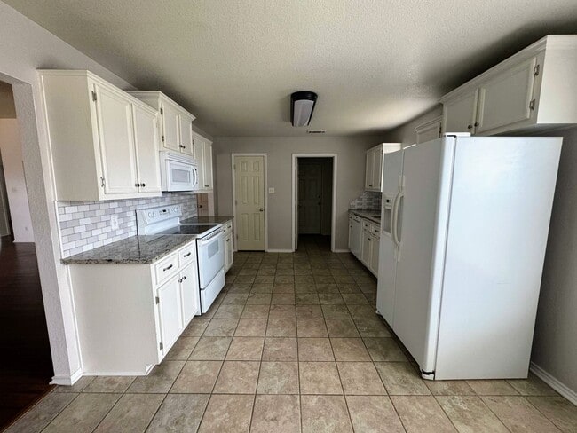 Building Photo - 408 Viola Dr