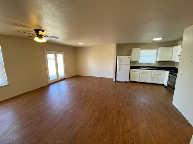 Building Photo - 317 Erin Pl