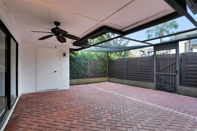 Building Photo - 15217 W Pond Woods Dr