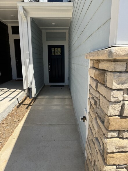 Building Photo - 116 Malbec Dr