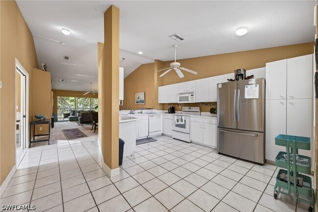 Building Photo - 705 Luisa Ln