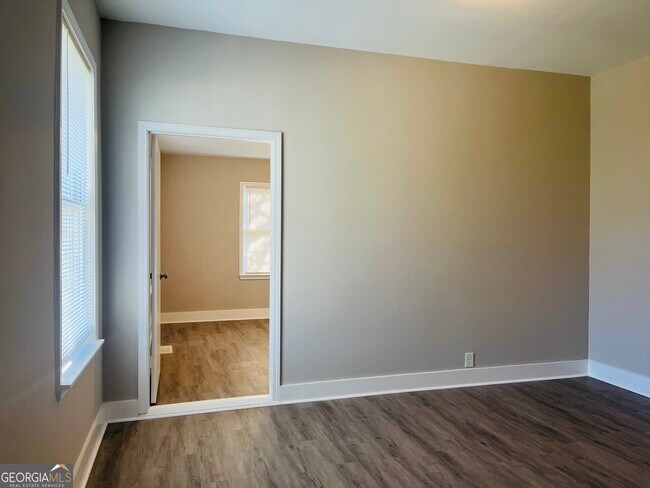 Building Photo - 608 Askew Ave