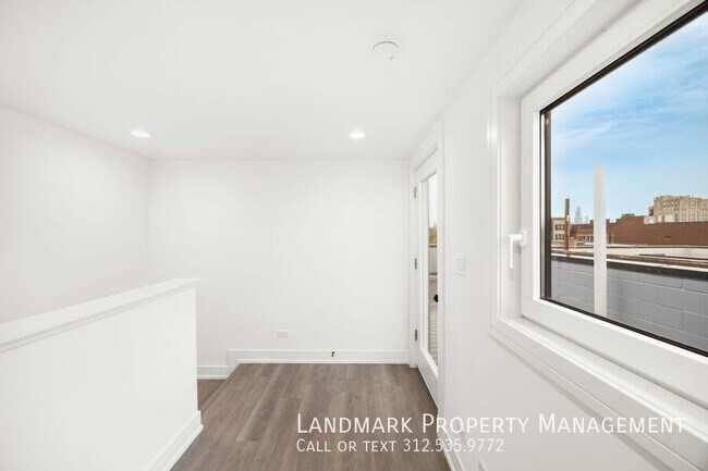 Building Photo - 1545 N Artesian Ave