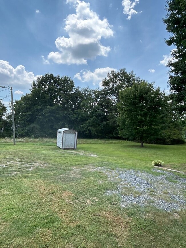 Building Photo - COMING SOON: T.R. Lawing Realty Property