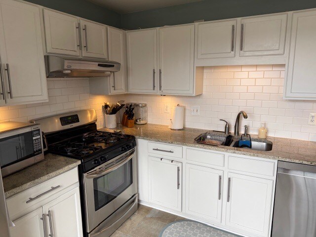 Building Photo - 46956 Courtyard Sq