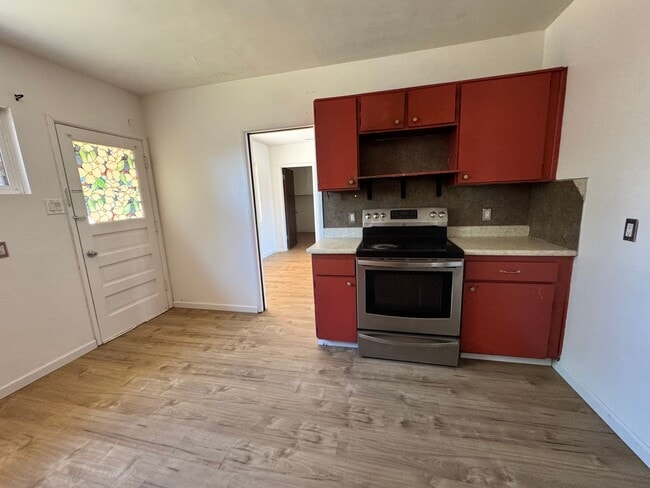 Building Photo - Lovely 3 bedroom 2 bath home. Must see