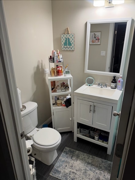 Full Bath - 4345 S Berkeley Ave