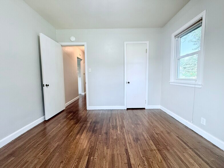 Bed #2 - 310 N Division St