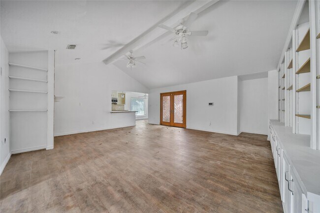 Building Photo - 501 Desert Aire Dr