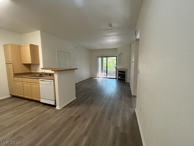 Building Photo - 8250 N Grand Canyon Dr