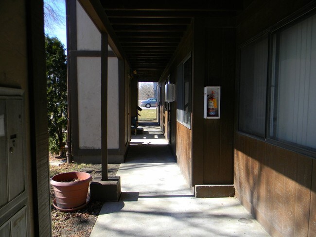 Building Photo - 1230 W Montana Ave