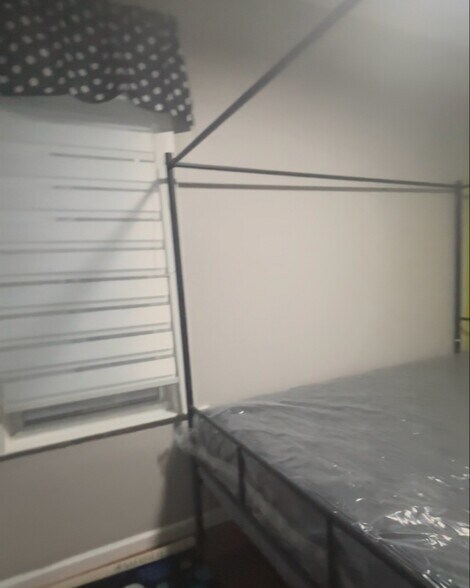 Building Photo - 228 Bayview Ave